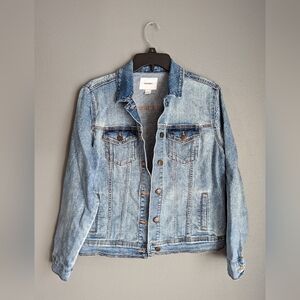 Women's Old Navy Jean Jacket. Women's size Large.